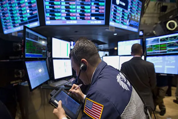 S&P 500 Rebounds From Three-Month Low on Earnings, Factory Data