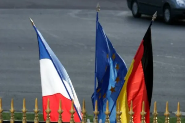 2015-01-germany-france-eu-flags-large.jpg