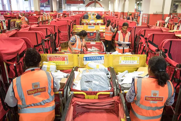 Royal Mail’s Mount Pleasant post sorting office in London, UK (Simon Dawson/Bloomberg).