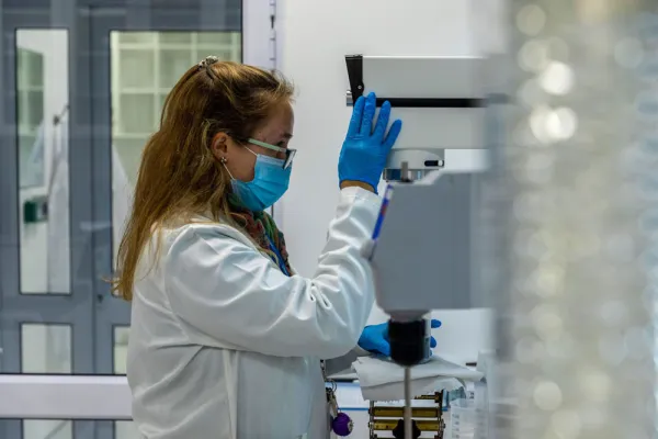 Dwayne Senior/Bloomberg