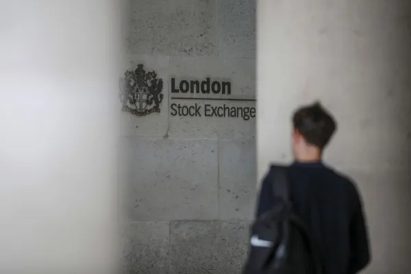 Hollie Adams/Bloomberg