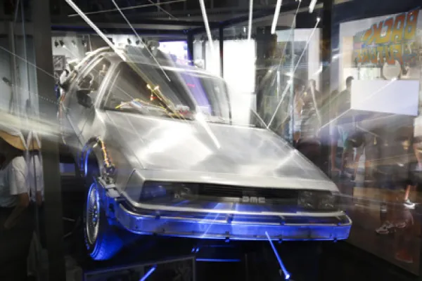 delorean-large.jpg