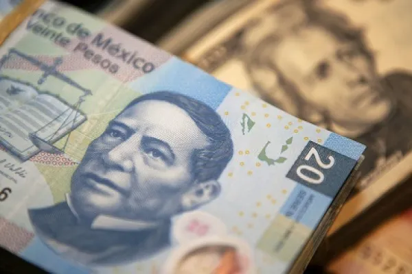 Mexico's Peso Rises On Inflation Forecasts