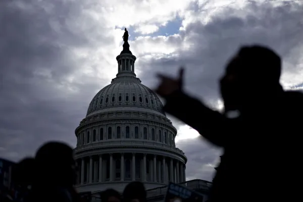 Andrew Harrer/Bloomberg